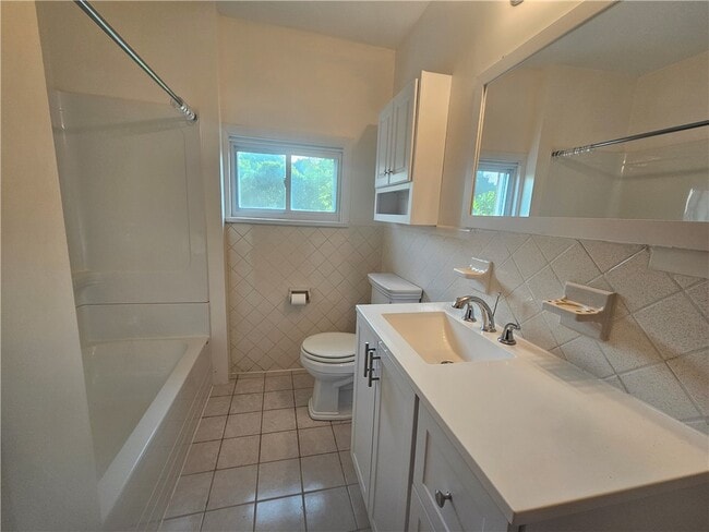 Building Photo - 4842 Farnsworth Rd