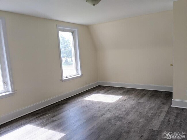 Building Photo - 120 Plainfield Ave