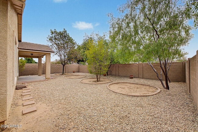 Building Photo - 15109 W Desert Mirage Dr