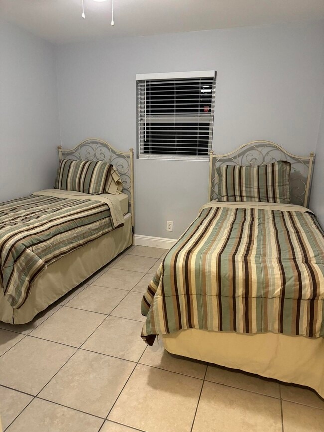 Building Photo - 3451 48th Ln S