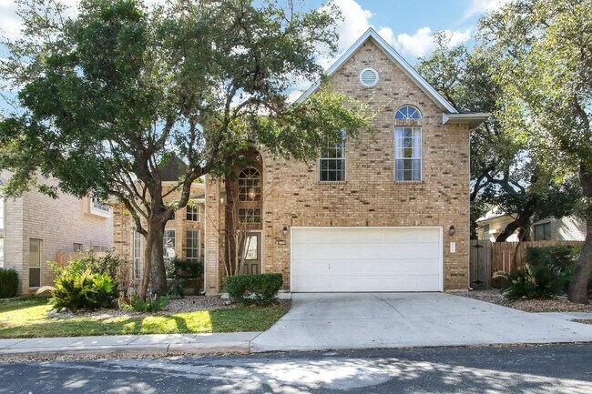 Building Photo - ***APPLICATION CURRENTLY UNDER REVIEW***Gated Lost Oaks Home with Private Pool & First-Floor Prim...