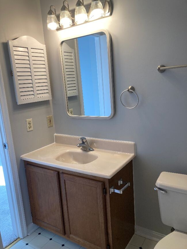 Building Photo - 112 Colony Ct