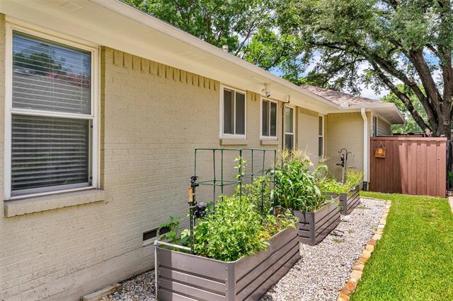 Building Photo - 6815 Ravendale Ln