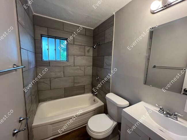 Building Photo - 5603 Bluebell Dr