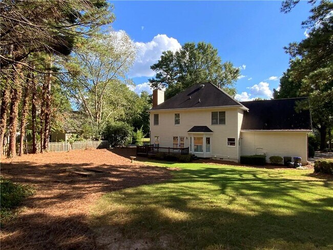 Building Photo - 165 Kiveton Park Dr
