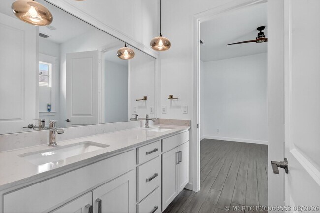 Building Photo - 799 Hookline Cir