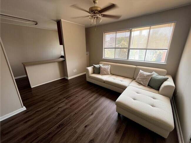 Building Photo - 3304 Red River St