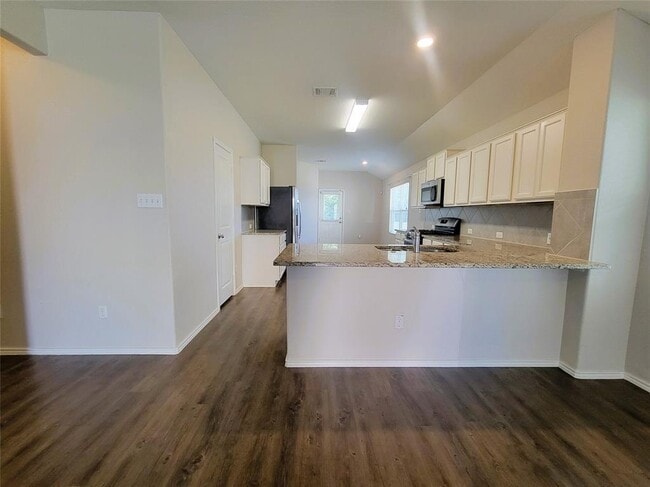 Building Photo - 104 Red Buckeye Loop