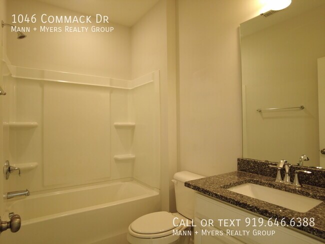 Building Photo - 1046 Commack Dr