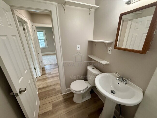 Building Photo - 656 Hammel St