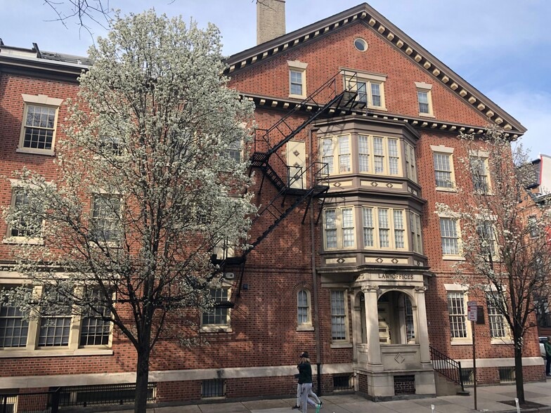 Exterior - 2101 Pine St