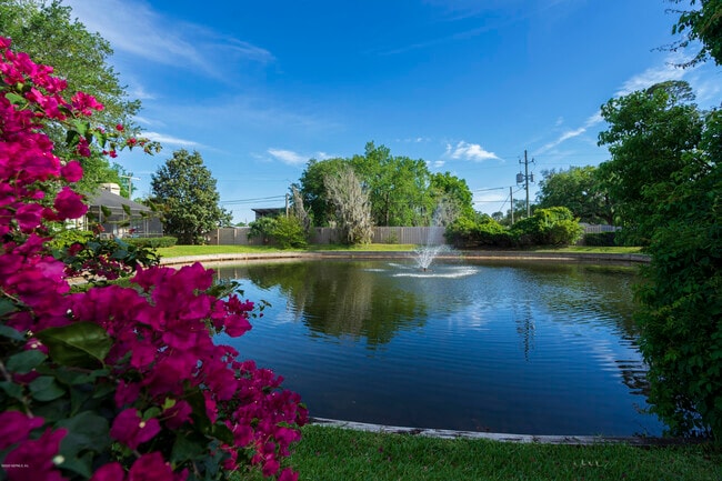 Building Photo - 3668 Windmoor Dr