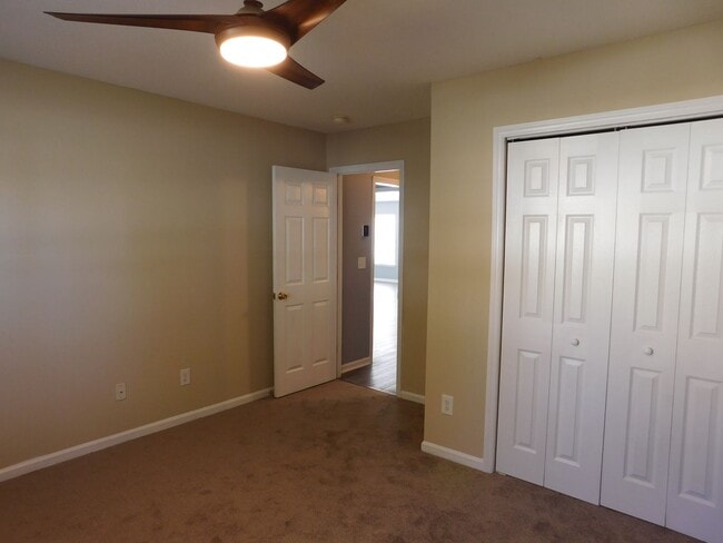 Building Photo - 205 Sellhorn Blvd