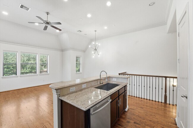 Building Photo - Awesome Two Story town home located in the heart of the city!