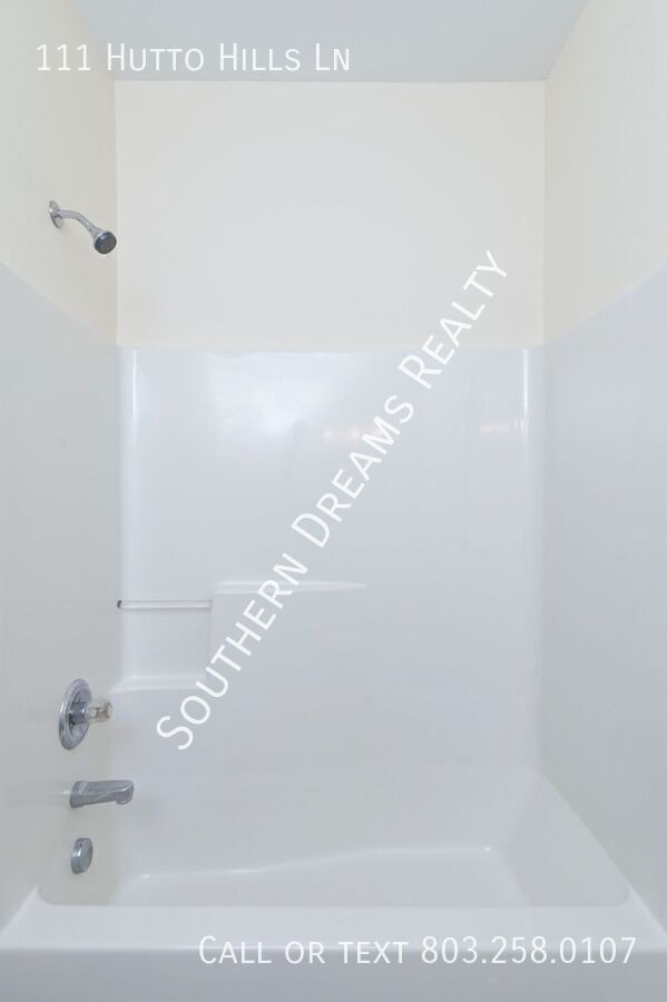 Building Photo - 111 Hutto Hill