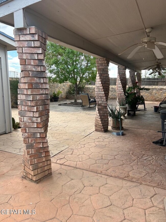 Building Photo - 12416 Flora Alba Dr