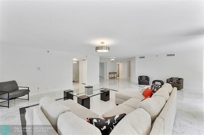 Building Photo - 7579 Imperial Dr