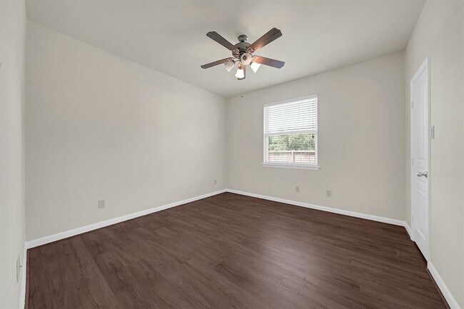 Building Photo - 9635 Empress Crossing Dr