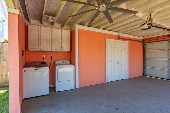 Building Photo - 2216 Grover Ave