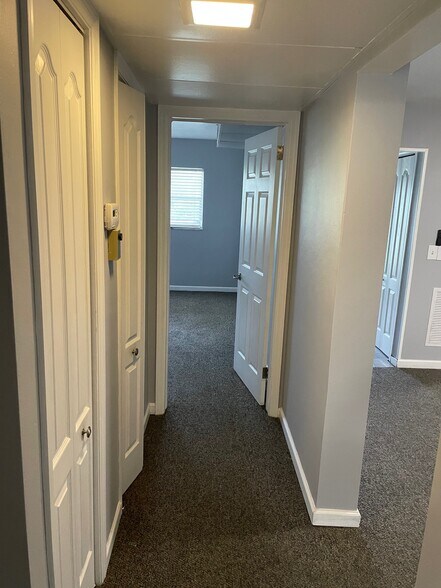 Building Photo - 677 Royal Palm Blvd