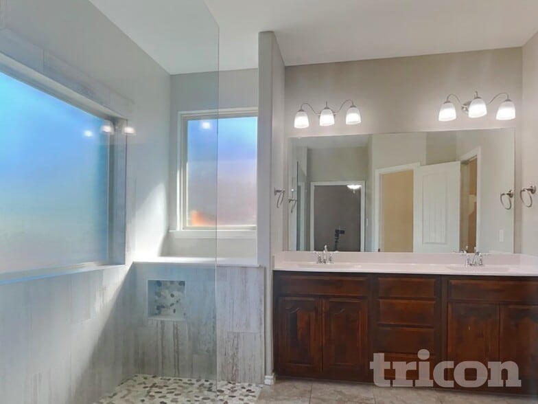 Building Photo - 1304 Glen Ct