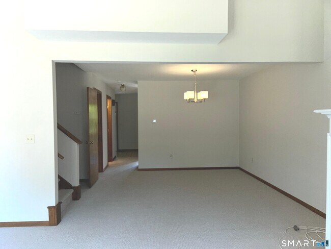 Building Photo - 17 Eagle Rock Cir