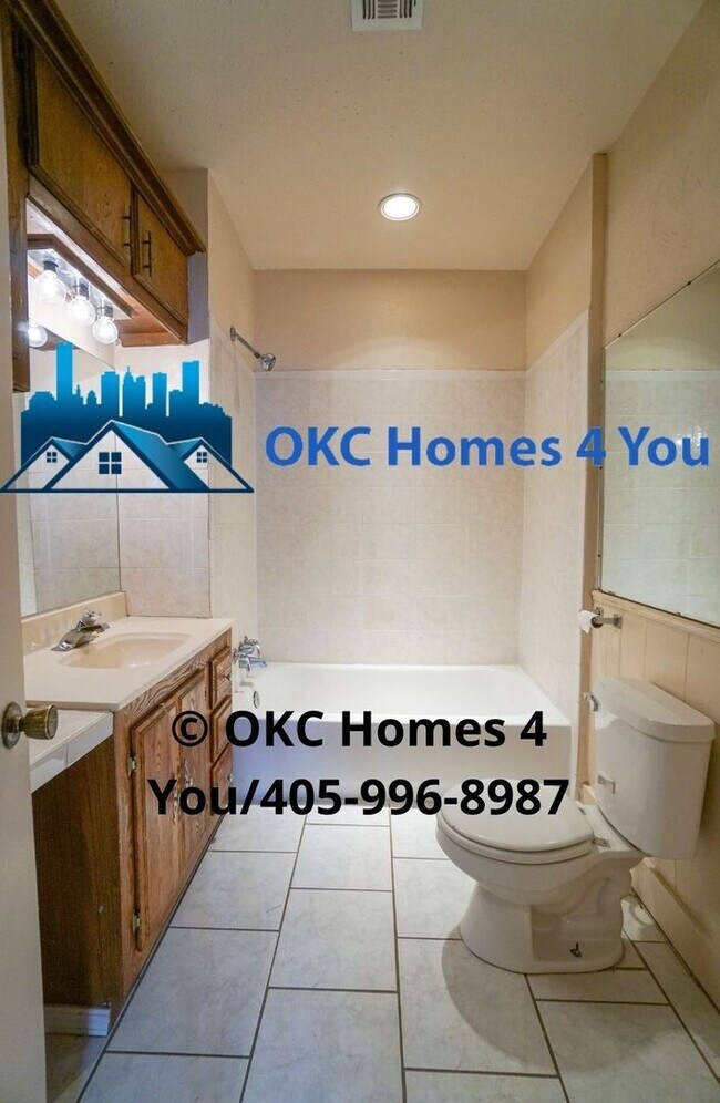 Building Photo - 2 Bed, 1 Bath Near Plaza & Midtown Areas