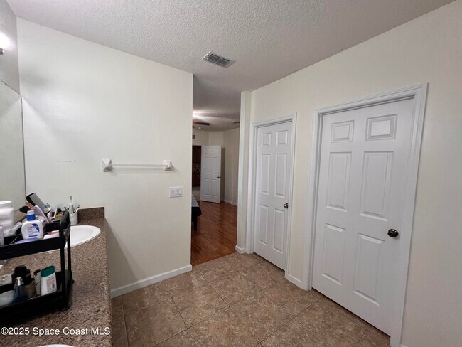 Building Photo - 1467 Attilburgh Blvd