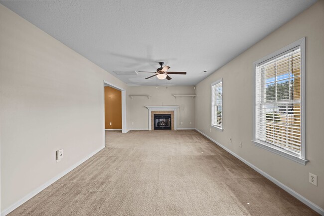 Building Photo - Welcome to Brookstone Crossing!