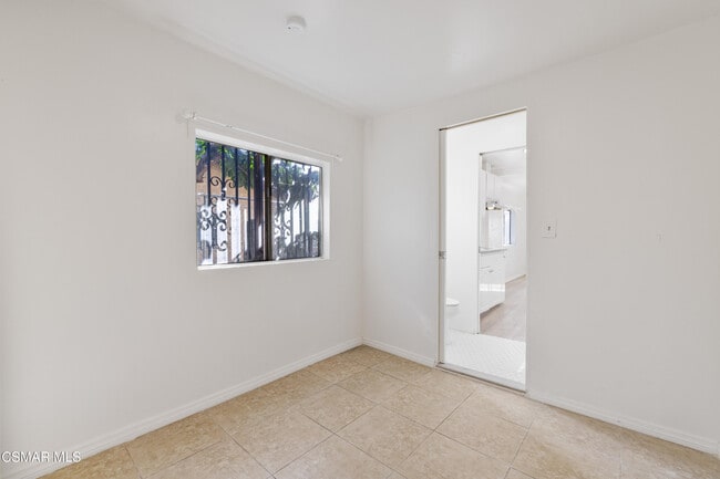 Building Photo - 11018 Sutter Ave