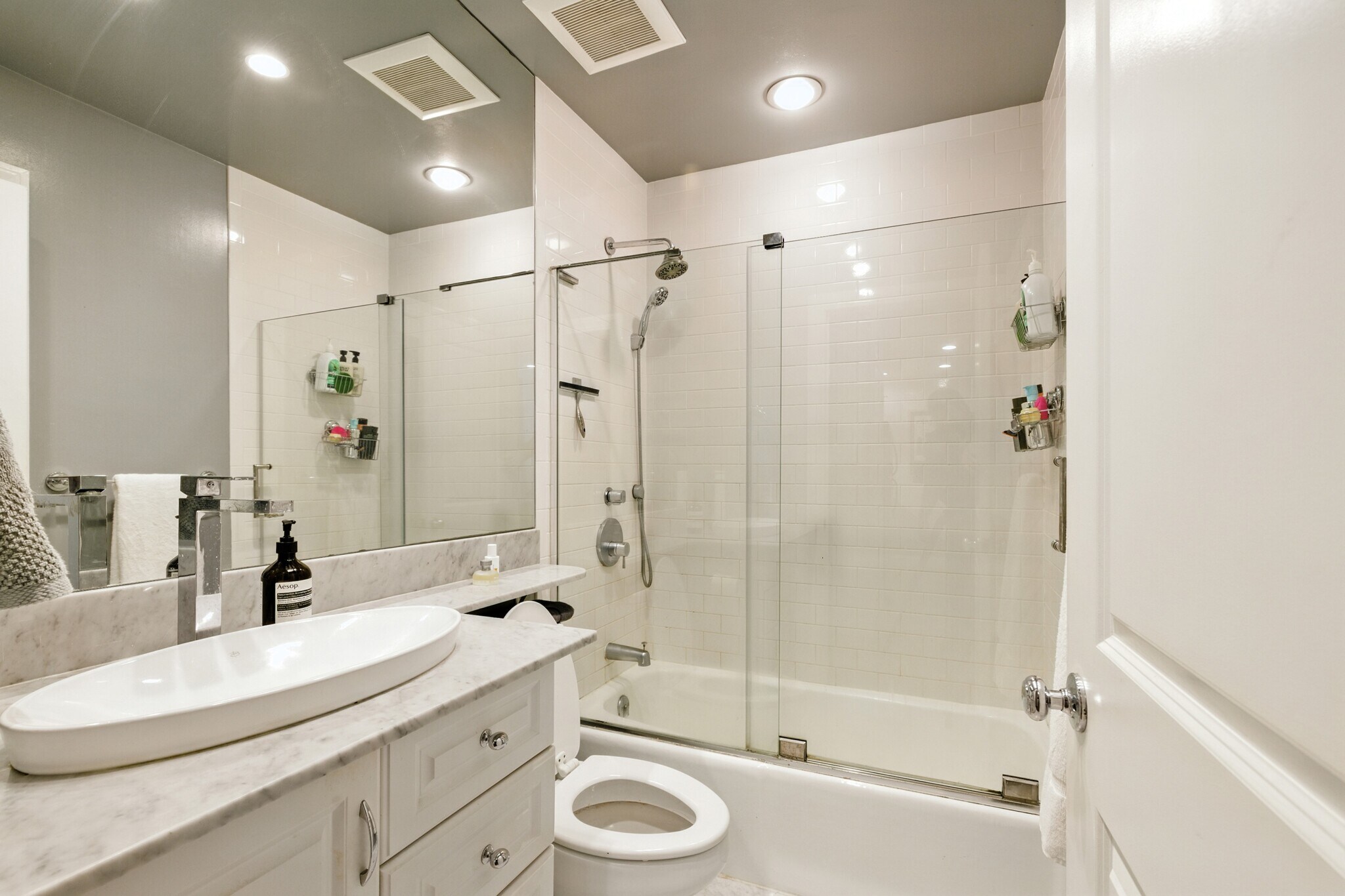 Building Photo - 30 E Concord St