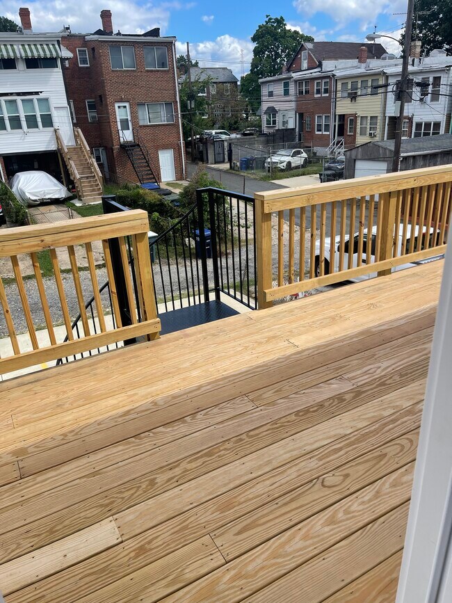 Building Photo - 5615 1st Plz NW