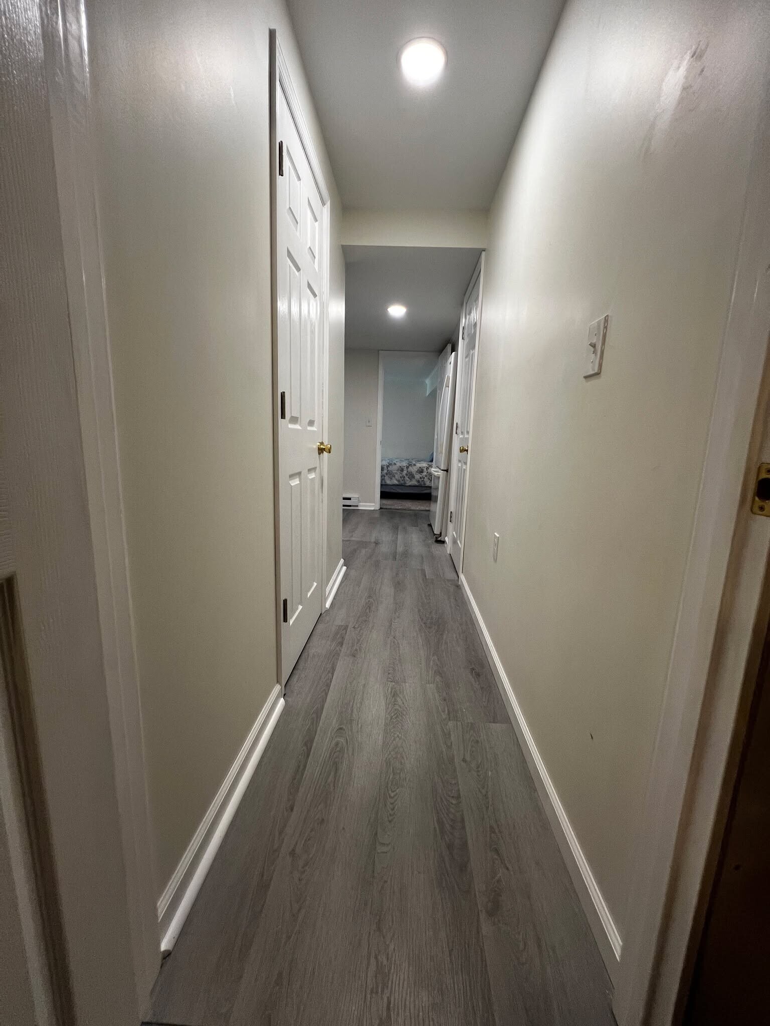 Hallway entering apartment - 205 Palomino Dr