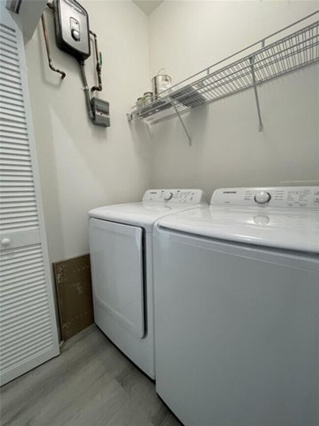 Building Photo - 4741 SW 135th Pl