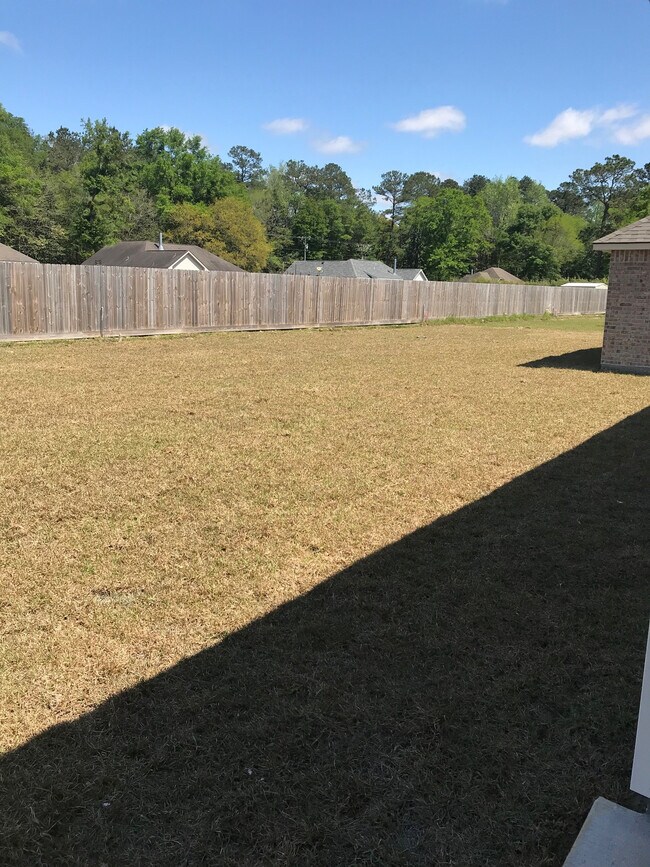 Building Photo - 16831 Highland Heights Dr