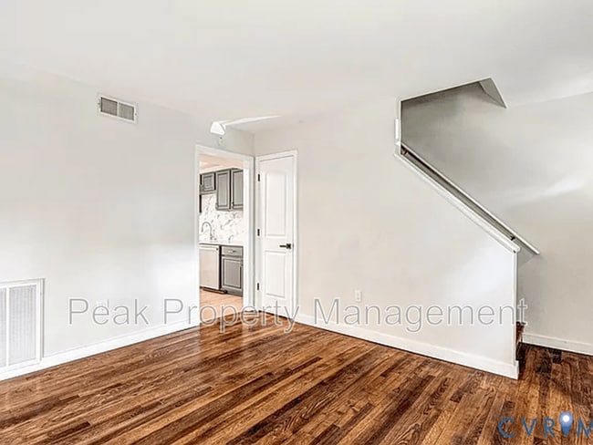 Building Photo - 2005 2nd Ave