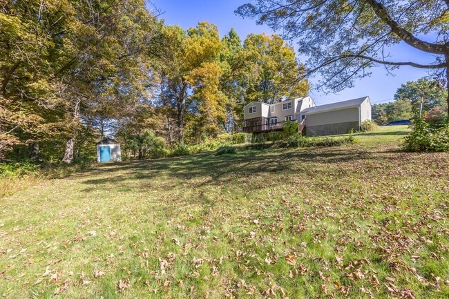 Building Photo - Charming 4 Bedroom Colonial with Updated K...