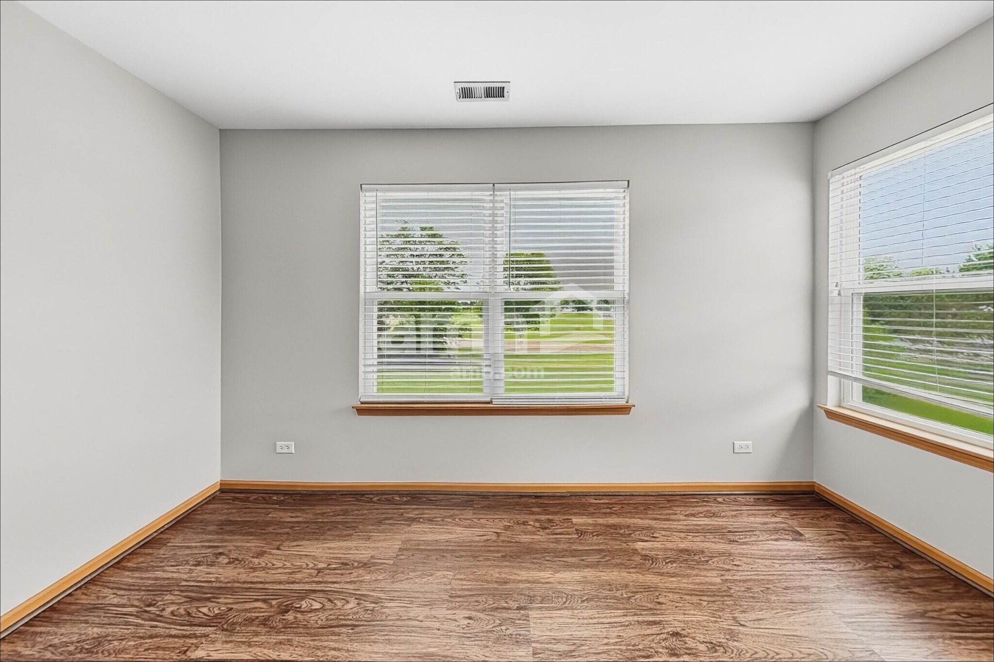 Building Photo - 250 Wedgewood Cir
