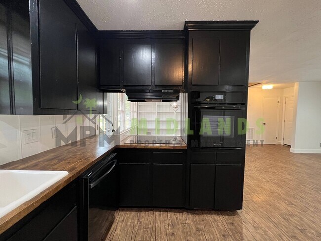 Building Photo - 1545 S Beltline Blvd