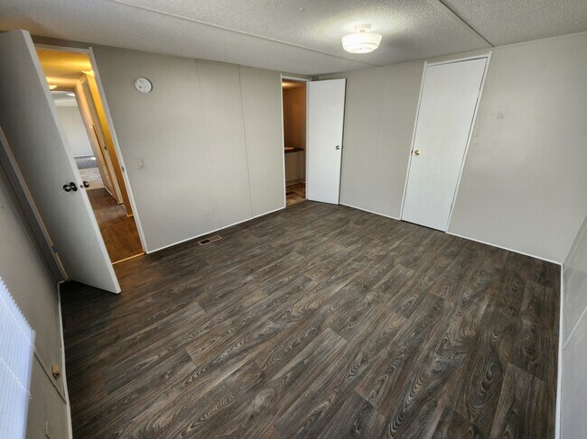 Building Photo - 9513 Hausmond Way