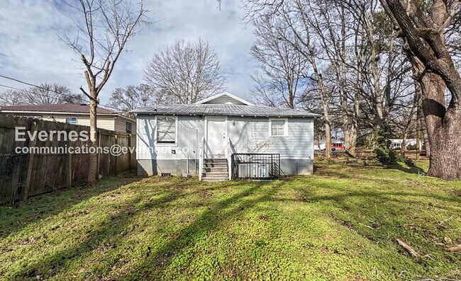 Building Photo - 1231 13th Ave N