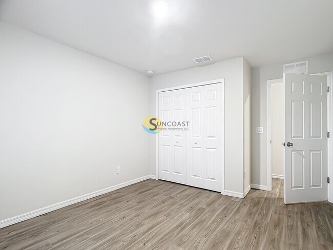 Building Photo - 1039 Birchcrest Blvd