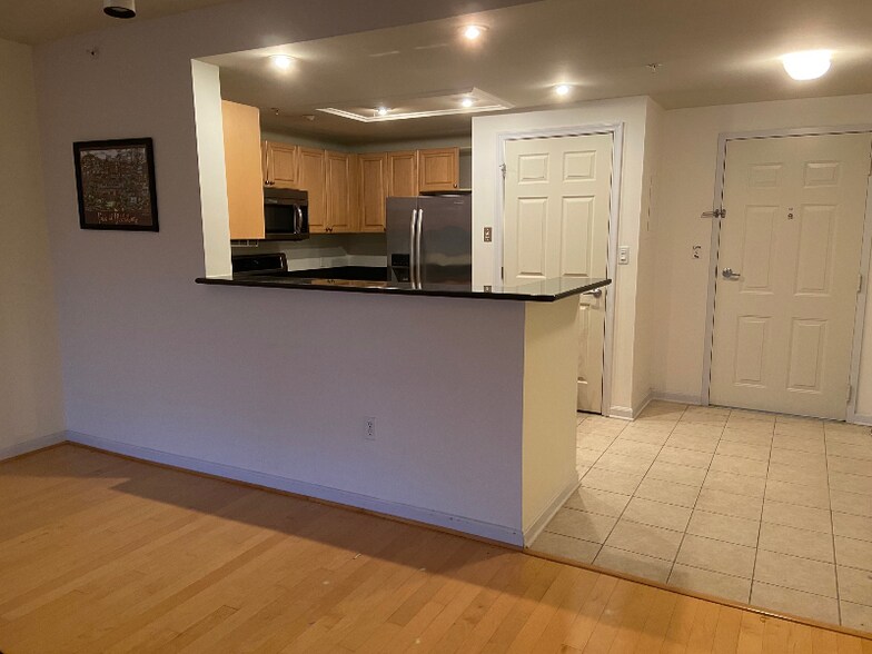 Building Photo - 2726 Gallows Rd