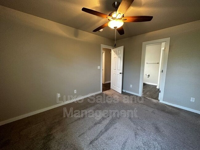 Building Photo - 737 SW 13th St