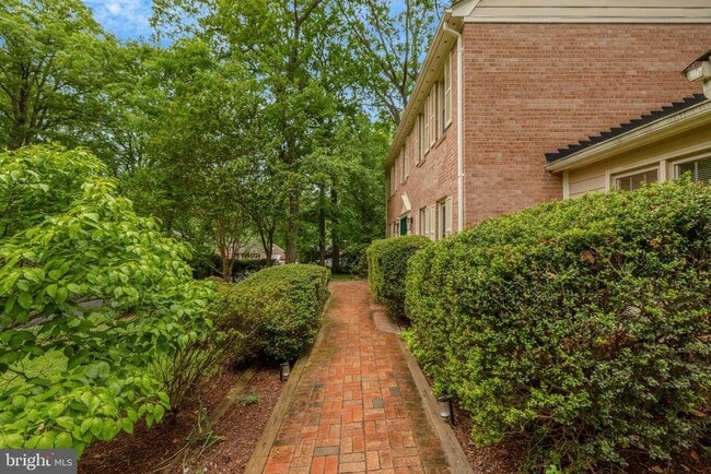Building Photo - 12000 Trotter Ln