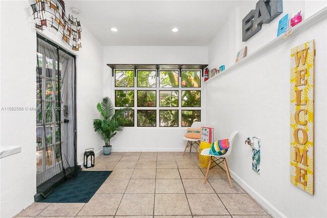 Building Photo - 18 NE 42nd St