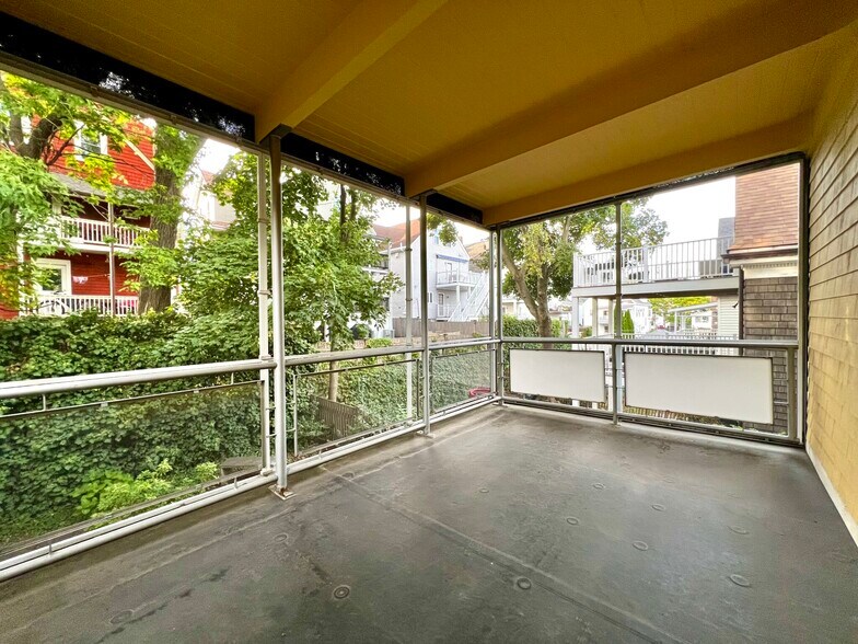 Primary Photo - 10 Packard Ave