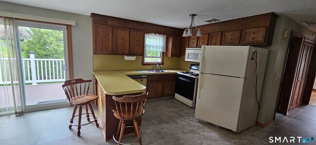 Building Photo - 14 Cadwell Ct