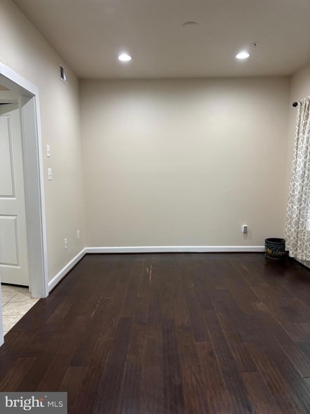 Building Photo - 3184 Yeager Dr