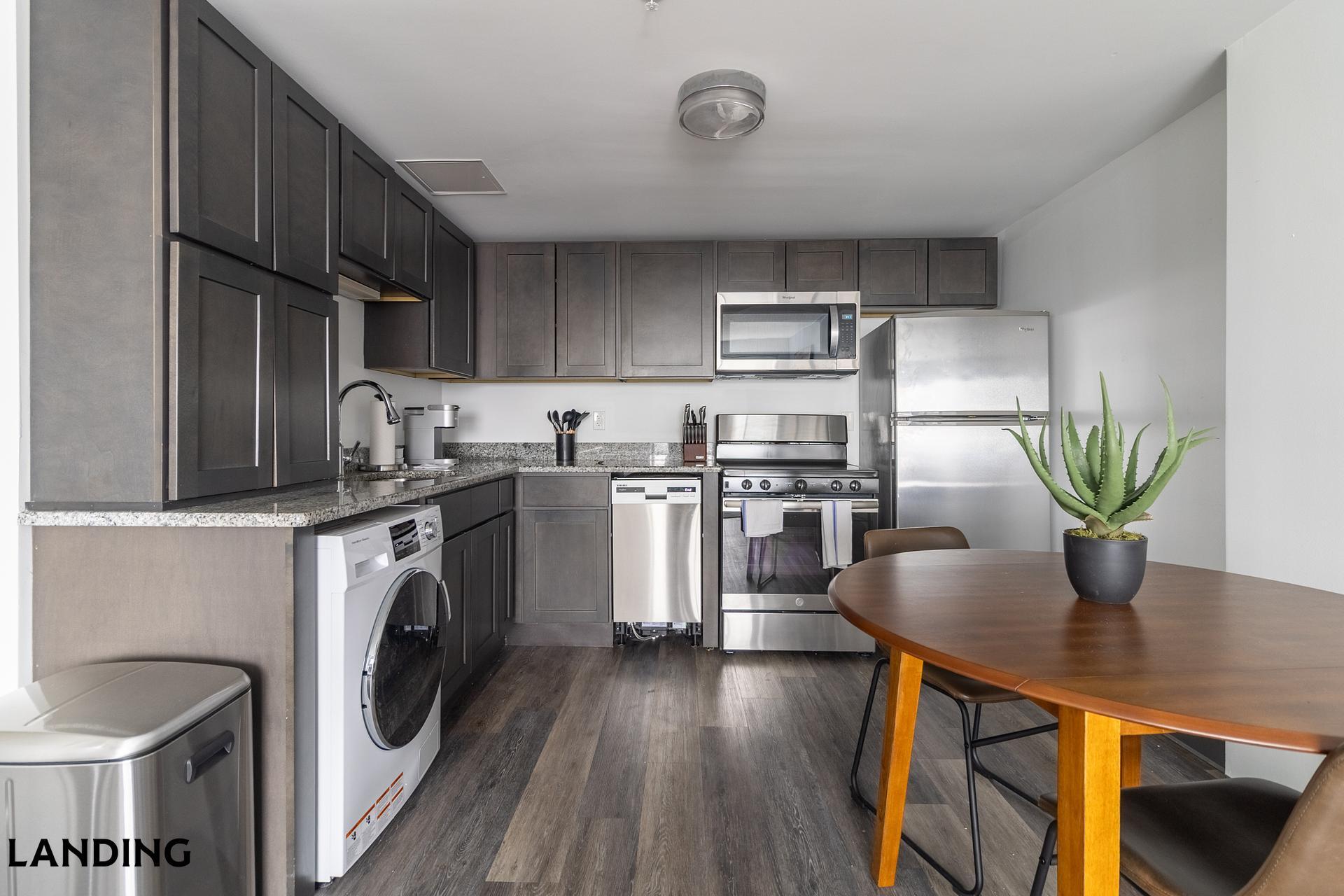 Building Photo - 50 Morgan St N